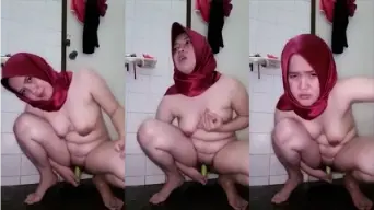 Dedek Hijab Cobain Colmek Pake Timun Video by PornHub