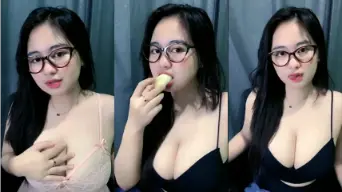 Imeyldaa Host Cantik Toge Bikin Penasaran Video by SpankBang Imeyldaa Host Cantik Toge Bikin Penasaran Video by SpankBang