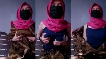 Riska Pake Kain Batik Remas TT Video by SangeLink